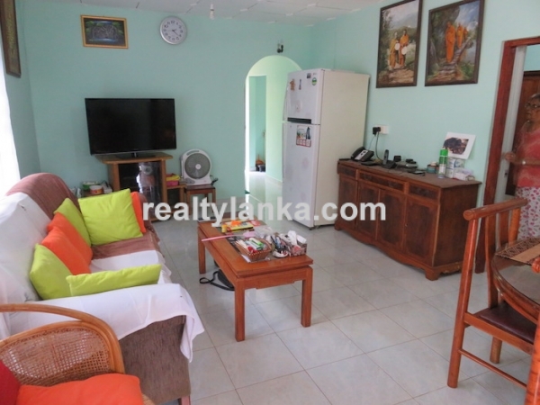 Cozy Two Bedroom house in Hikkaduwa