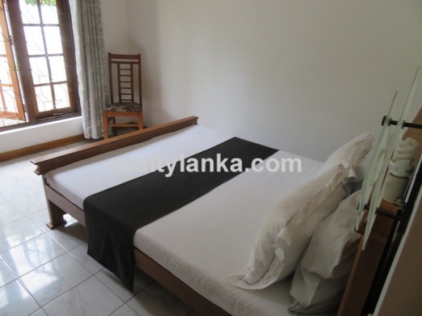 2 Houses With A Pool In Balapitiya