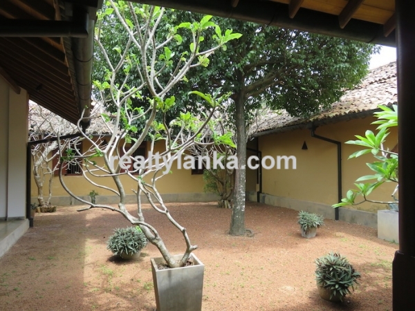 3 Ensuite Villa With A Riverfront