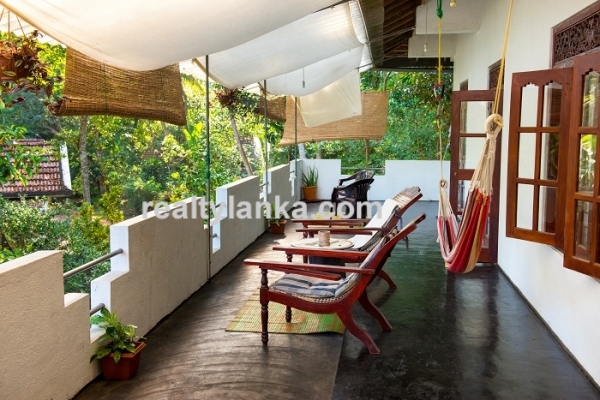 Villa for Sale and Lease in Hikka