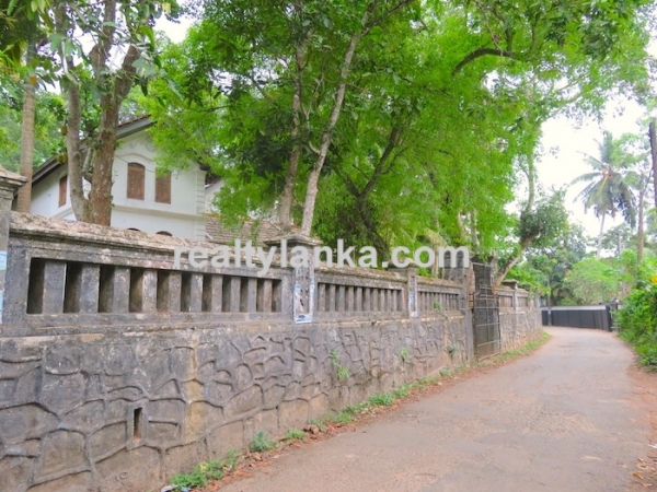 Well Maintained Colonial House In Galle