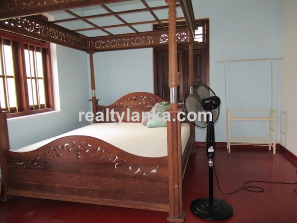 Well Maintained Colonial House Near Mirissa